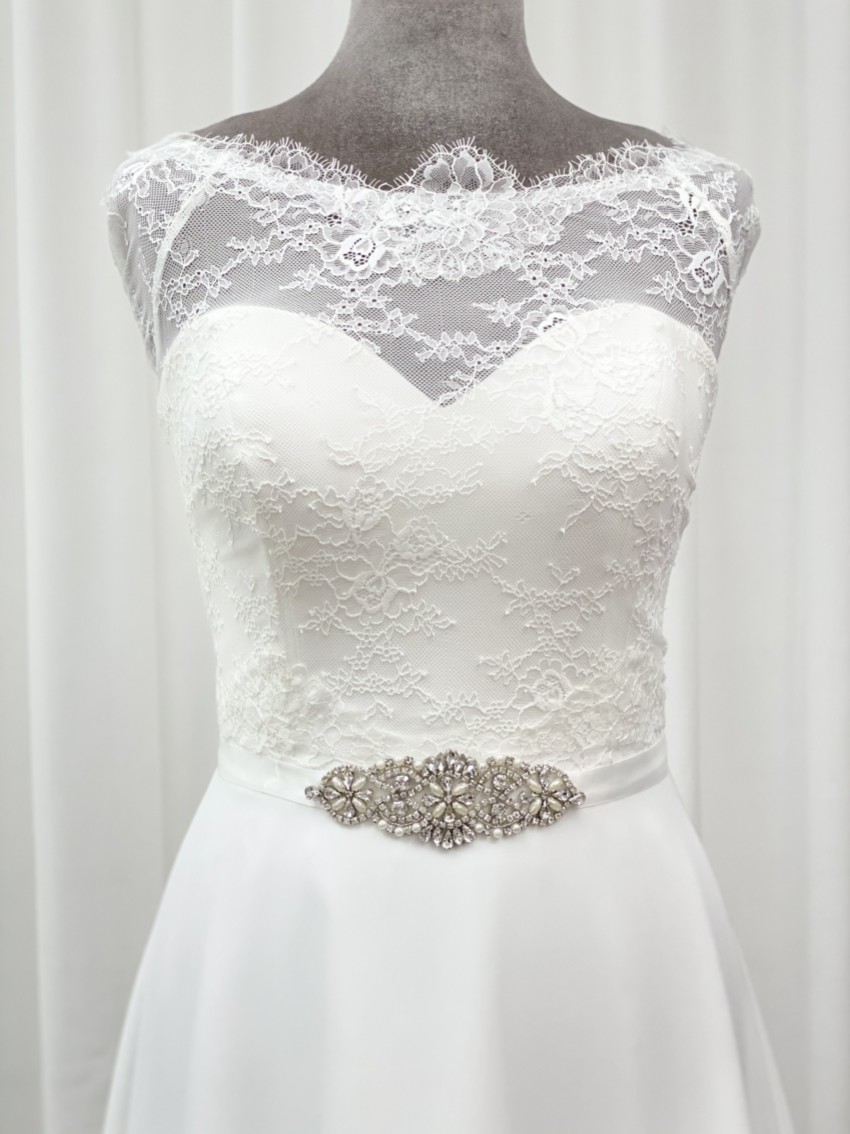 Fotografia: Perfect Bridal Cinto para vestido de noiva com cristais e pérolas da Antonia