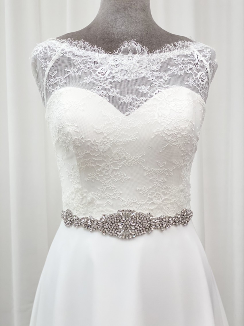 Fotografia: Perfect Bridal Cinto para vestido Lana com cristais brilhantes