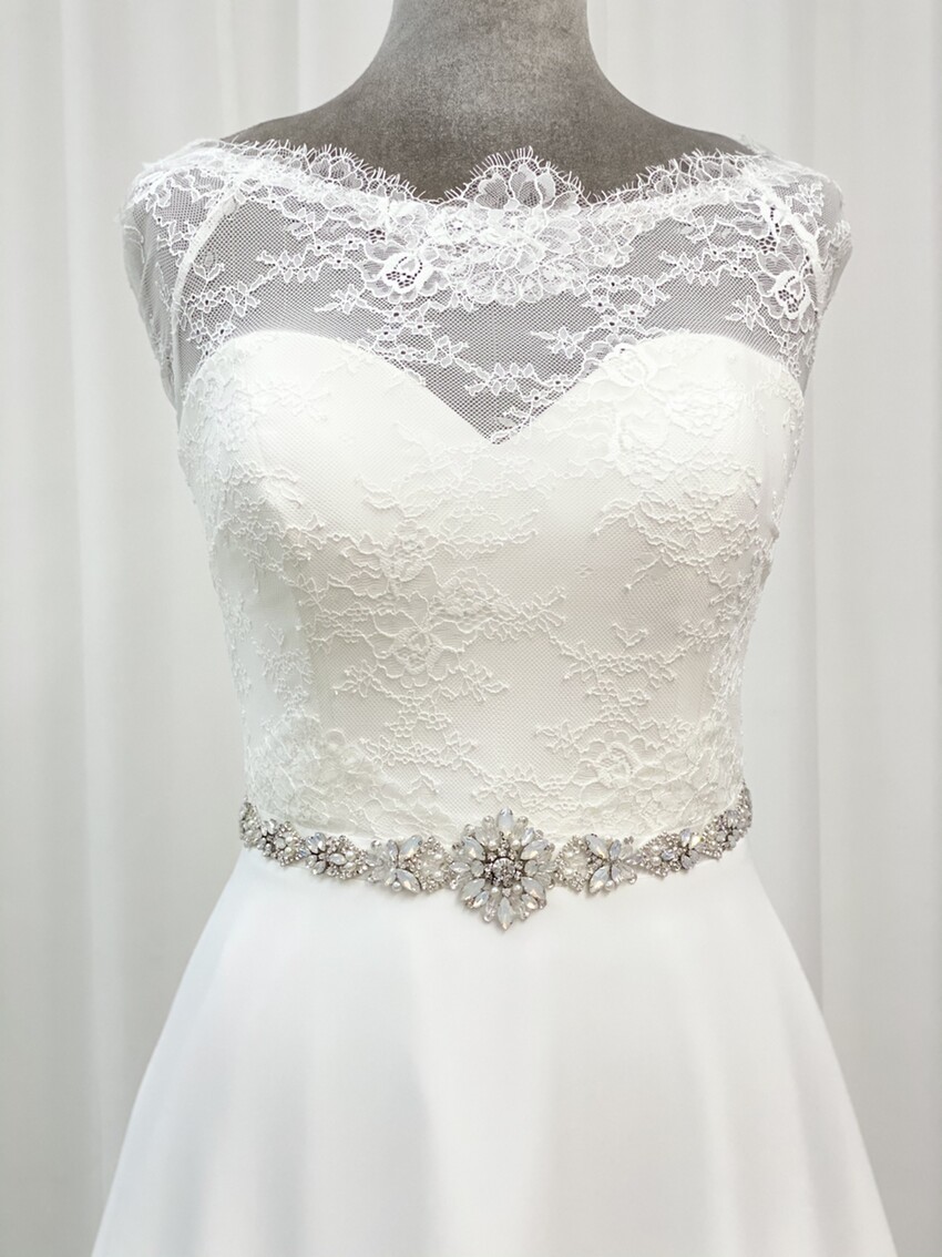 Fotografía: Perfect Bridal Cinturón para vestido de novia «Sadie Floral» de cristal ópalo