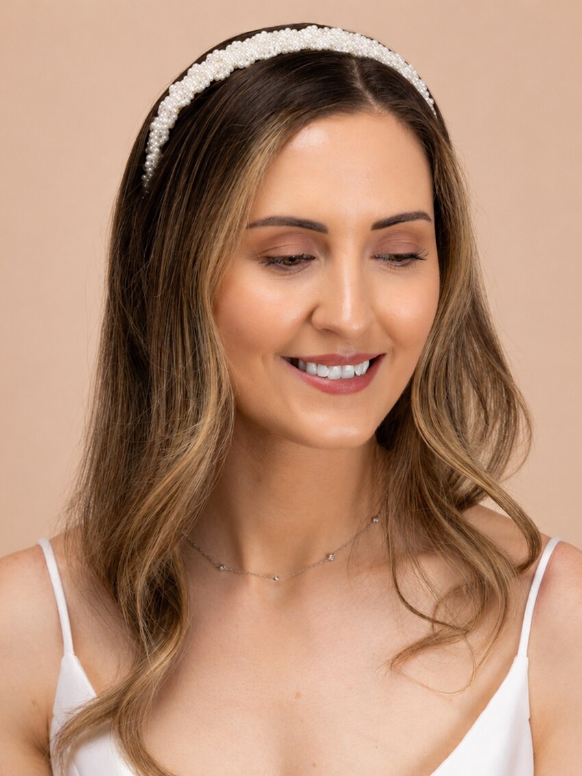 Photograph: Perfect Bridal Classic Ivory Big Pearl Bridal Headband