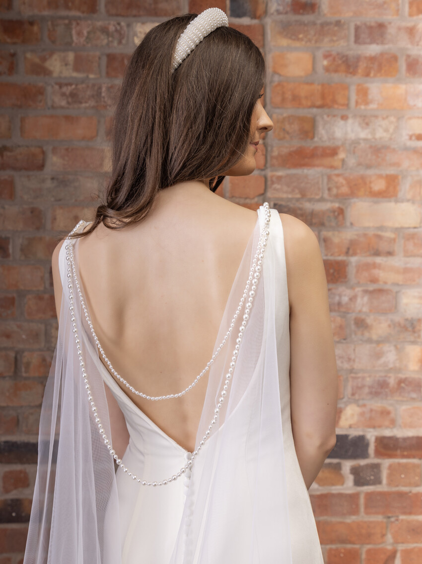 Fotografia: Perfect Bridal Ivory Tulle Pearl Beaded Chain Capel Veil