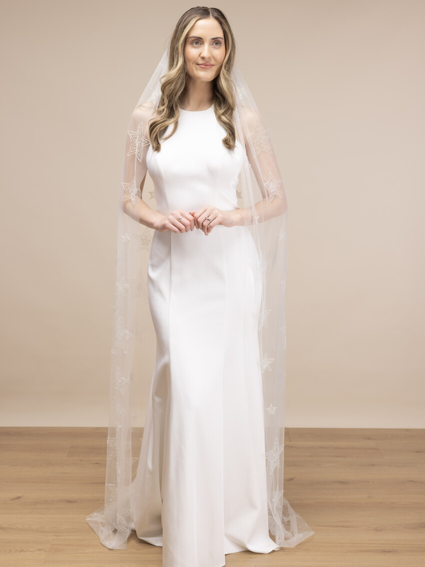 Fotografia: Perfect Bridal Ivory Tulle Single Tier Beaded Star Chapel Veil