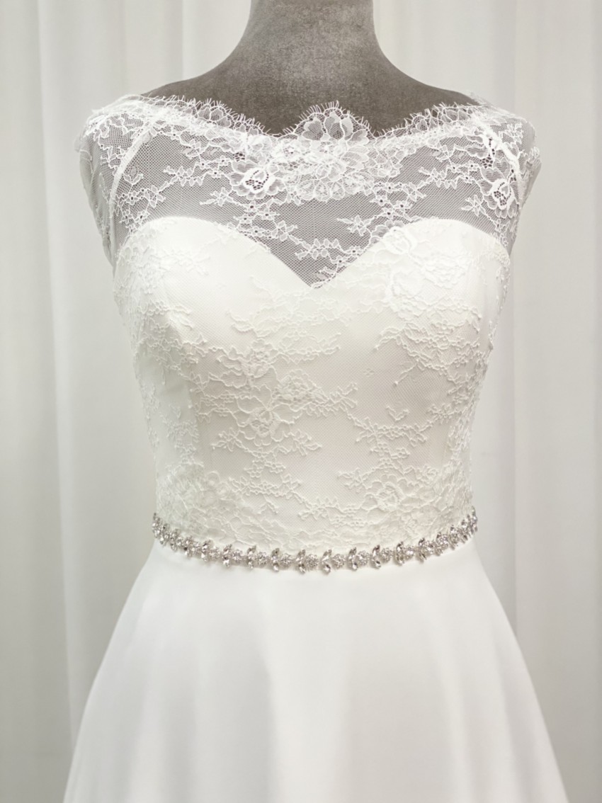 Zdjęcie: Perfect Bridal Pas ślubny Leona z drobnymi kryształkami