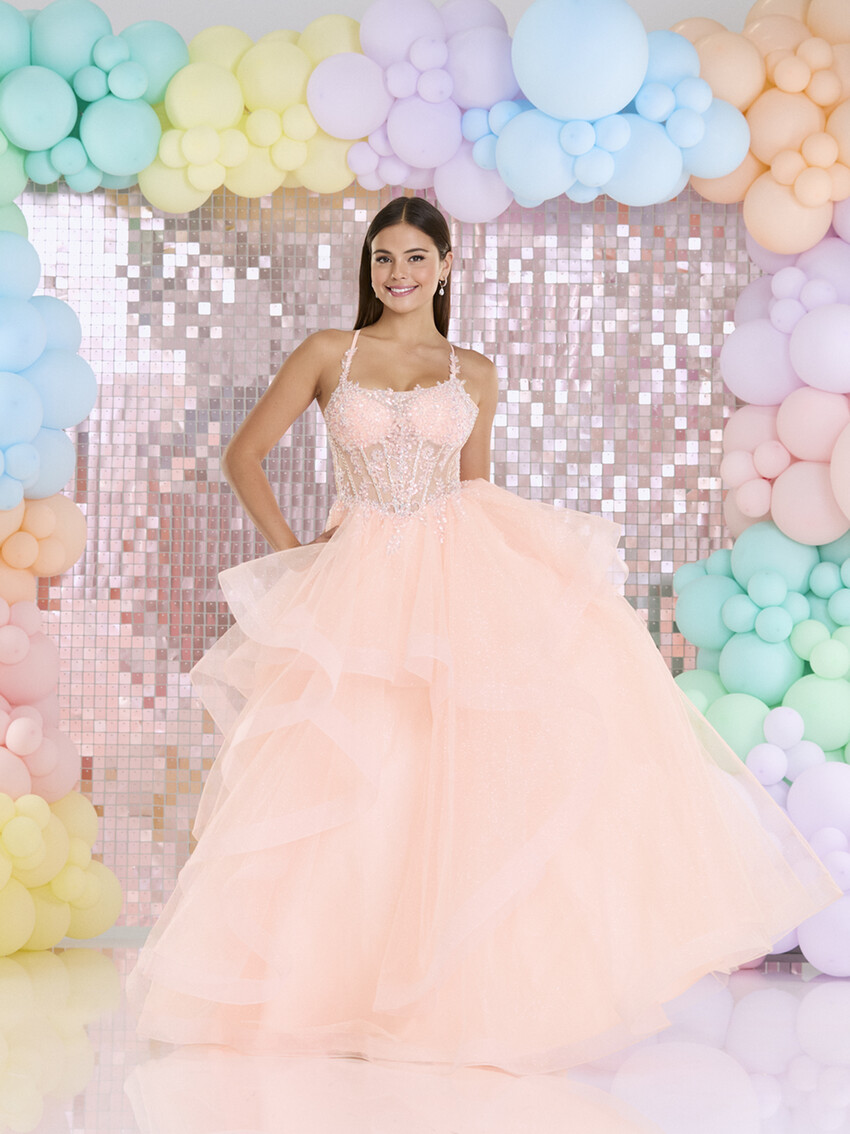 Photograph: Robe de bal « Beatrice Coral TFY » de Tiffany