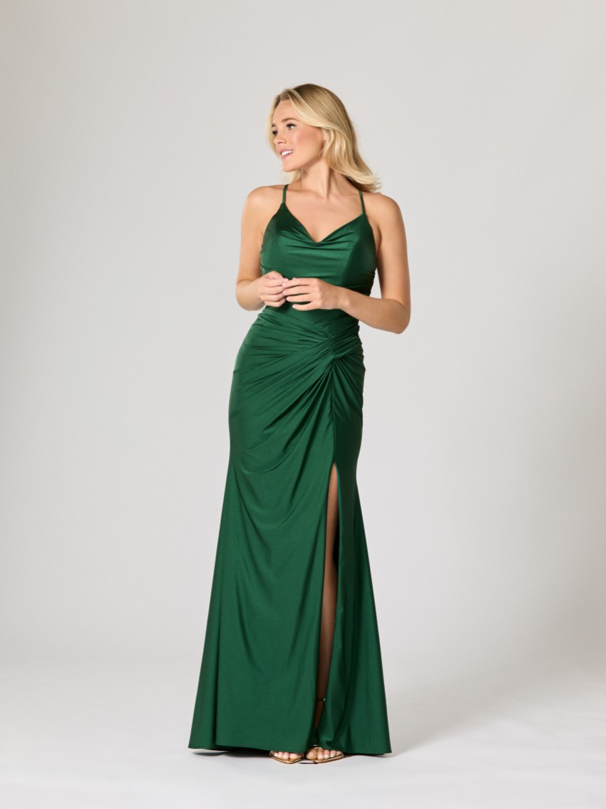 Photograph: Tiffanys Ophelia Dark Green TFY Robe de bal de fin d'année