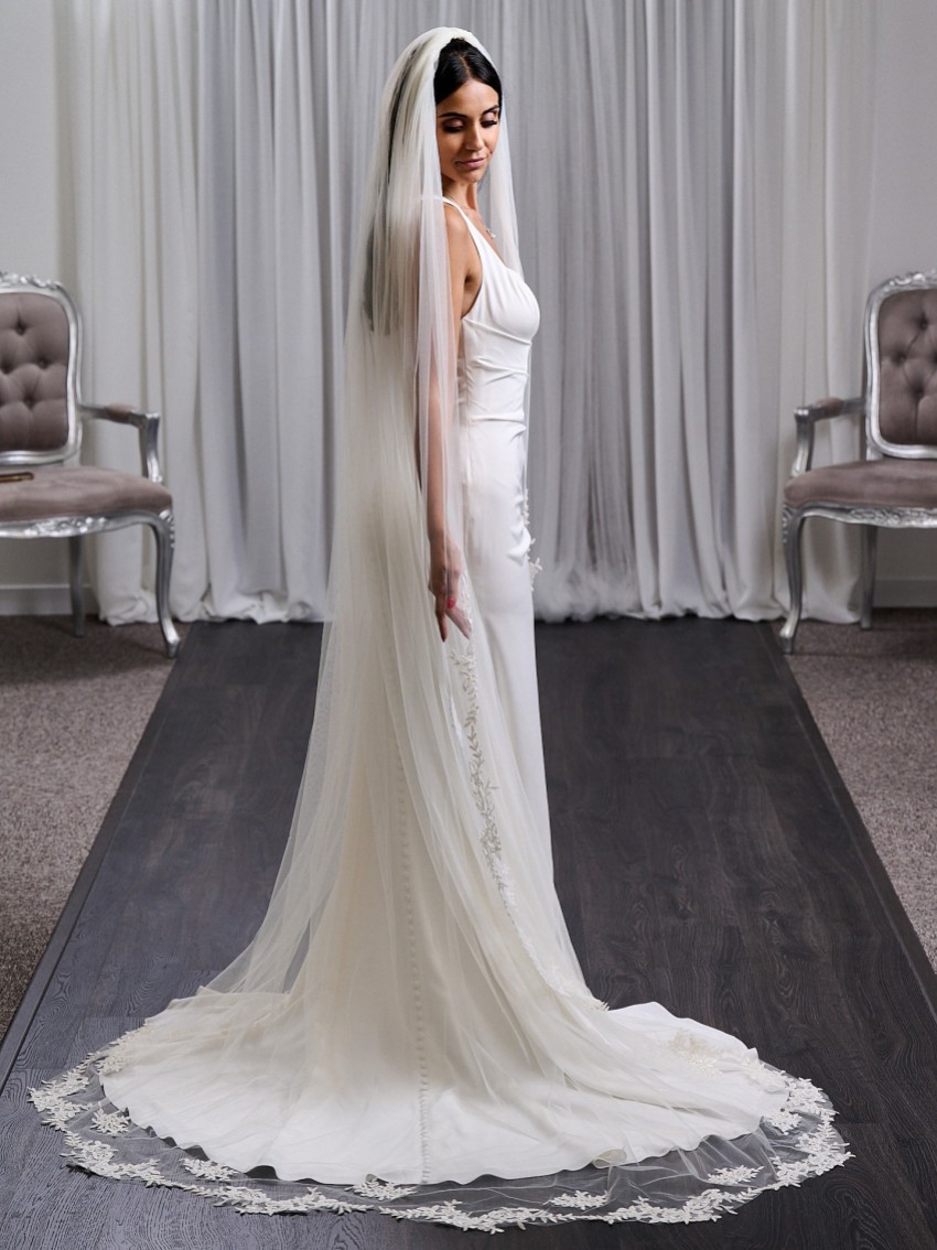 Photograph: Windsor Single Tier Italian Tulle Scalloped Edge Veil with Lace Motifs