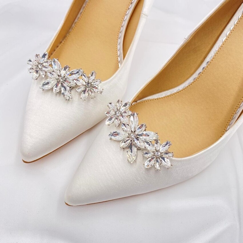 Fotografía: Adornos para zapatos «Starburst» de cristal plateado de Horizon