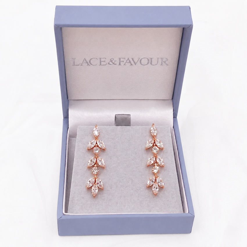 Fotograf: Aria Rose Gold Cubic Zirkonia Tropfenohrringe