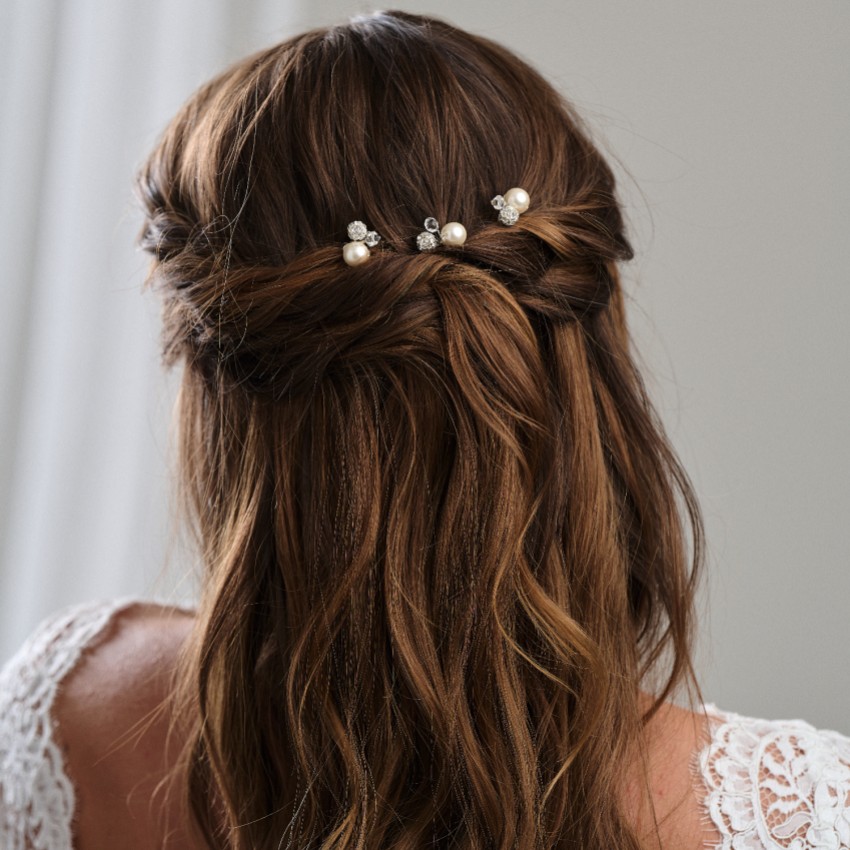 Fotografia: Arianna Conjunto Mira de 3 ganchos de cabelo com pérolas, cristais e strass ARP614