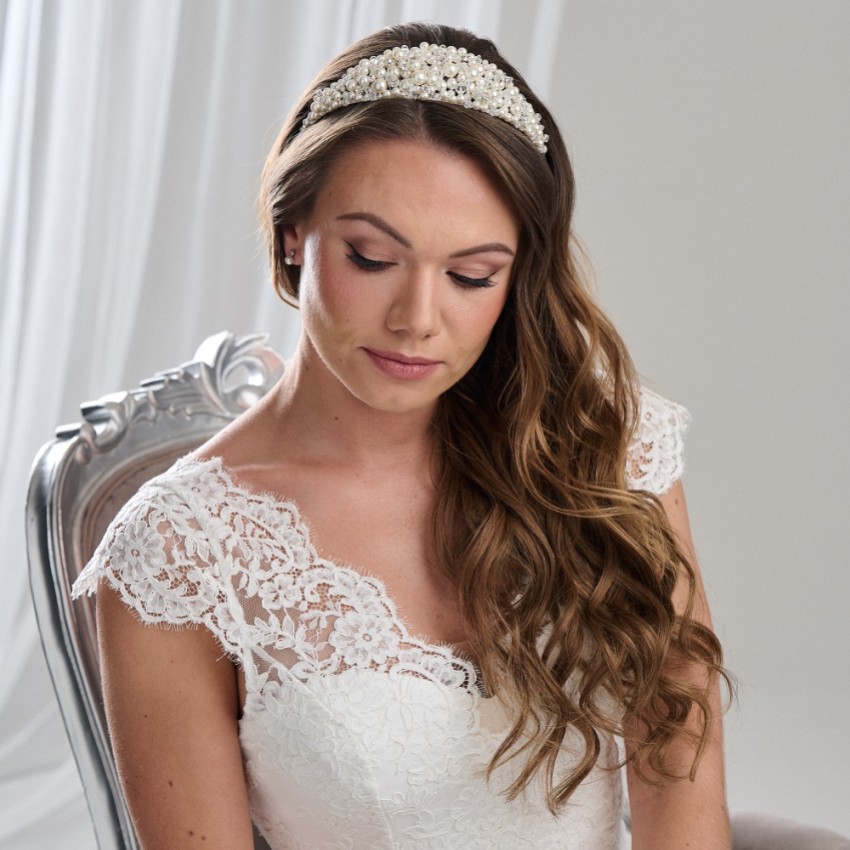 Fotografía: Arianna Diadema nupcial con perlas grandes y pedrería AR810