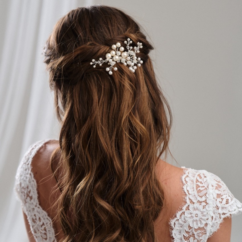 Fotograf: Arianna Mira Perlen- und Kristall-Haarkamm AR614