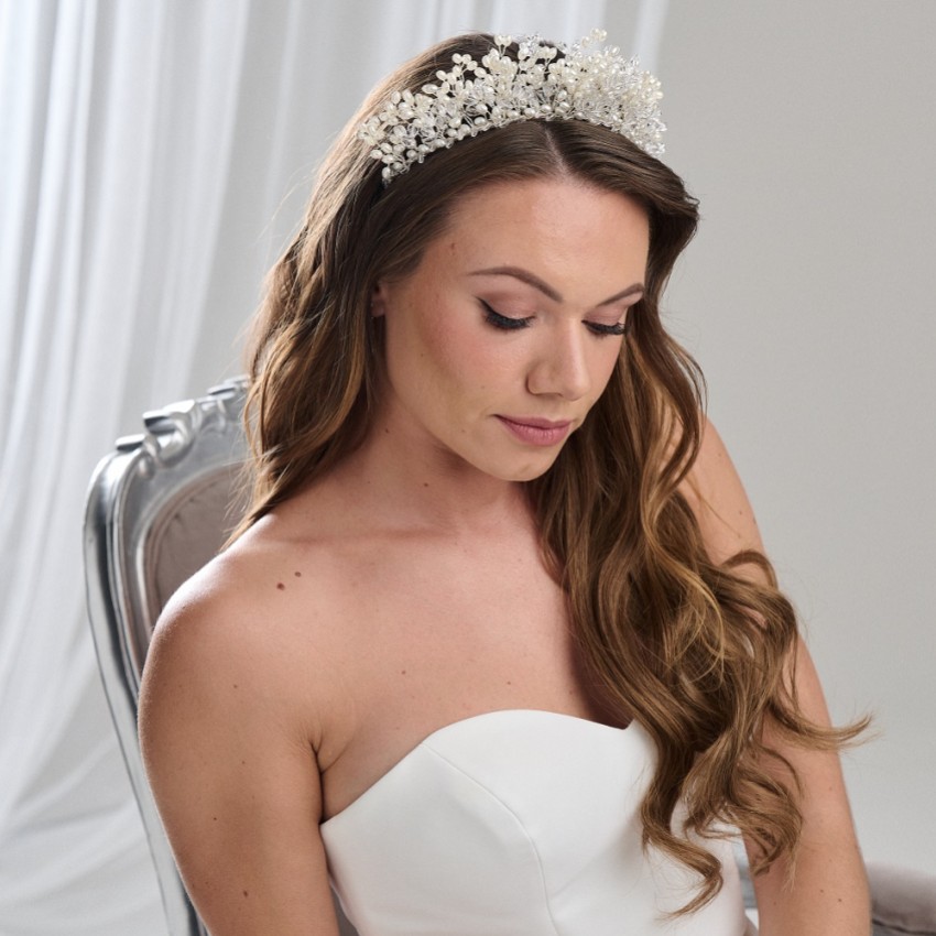 Fotograf: Arianna Statement-Reis Perle und Kristall Tiara AR728