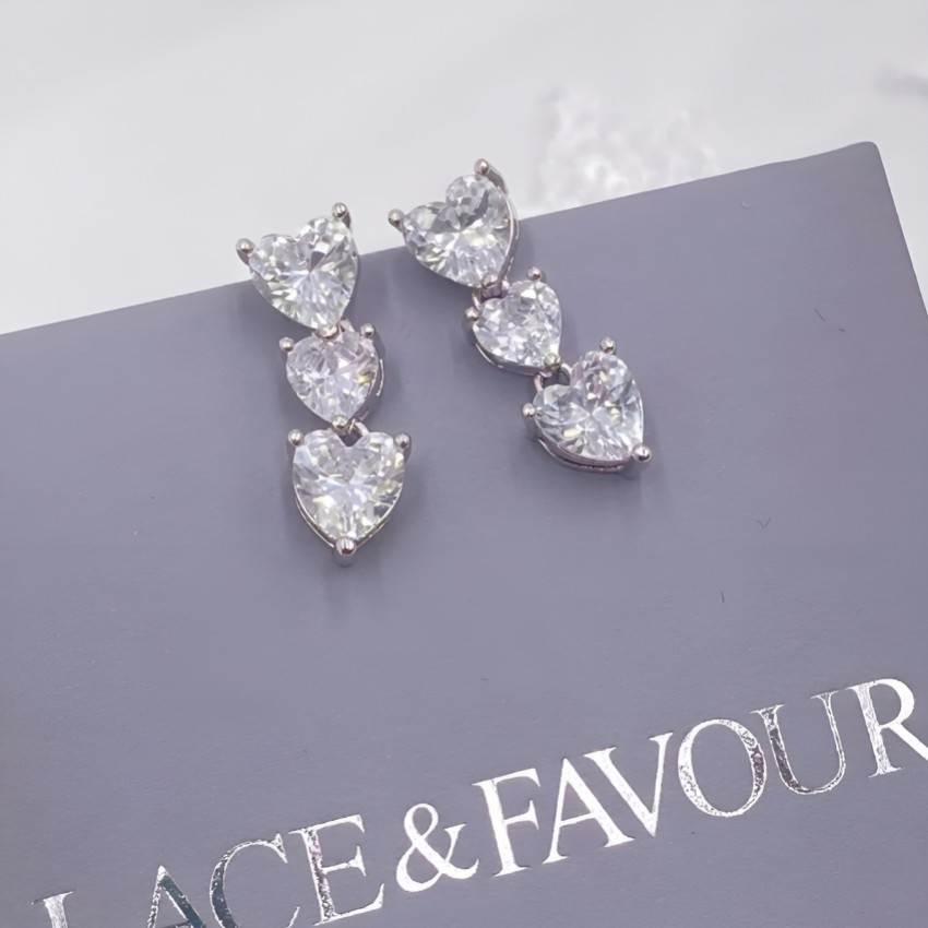 Fotografia: Brincos de casamento Langham CZ Crystal Hearts