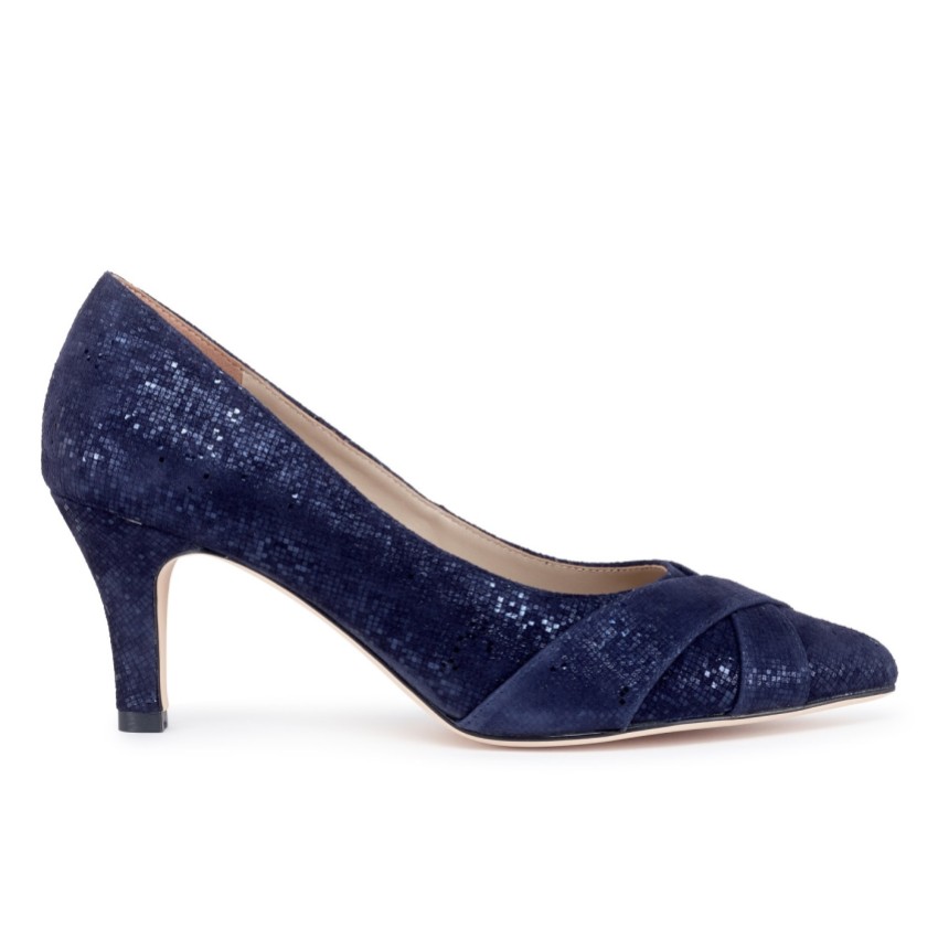 Fotografía: Capollini Zapatos de salón de horma ancha de piel nobuk azul marino de Wyona