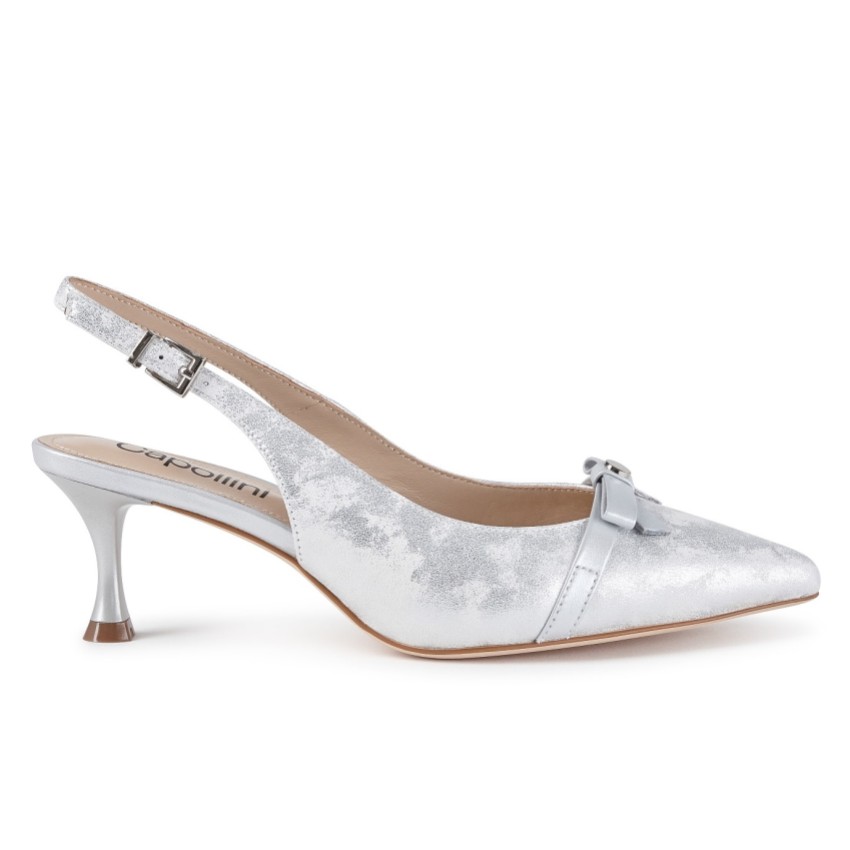 Fotografía: Capollini Zapatos de tacón con talón abierto de piel de nubuck plateada Allegra con detalle de lazo