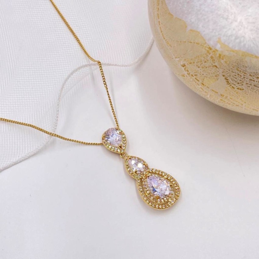 Fotografia: Colar com pendente de cristal de inspiração vintage da Alessandra Gold