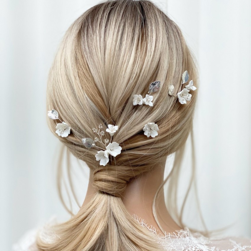 Fotografia: Conjunto de 5 ganchos de cabelo em porcelana com flores de cerejeira e folhas prateadas