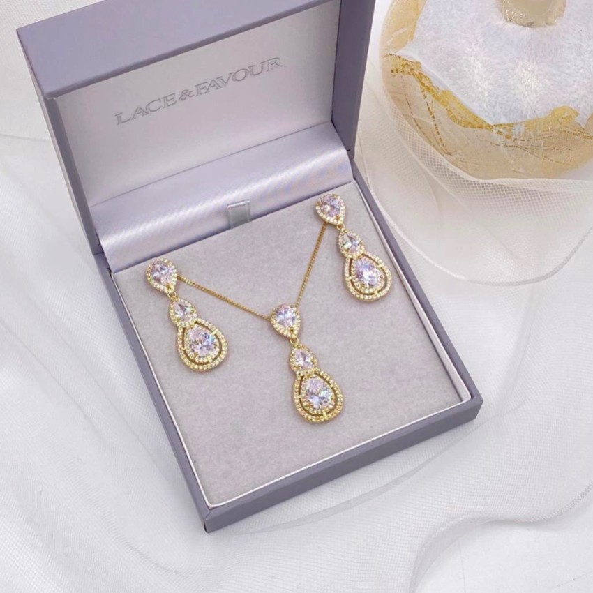 Fotografia: Conjunto de joias de noiva em cristal de inspiração vintage Alessandra Gold