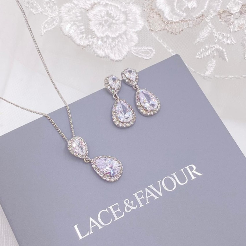 Fotografía: Conjunto de joyas de boda con cristales en forma de lágrima de Zara Silver