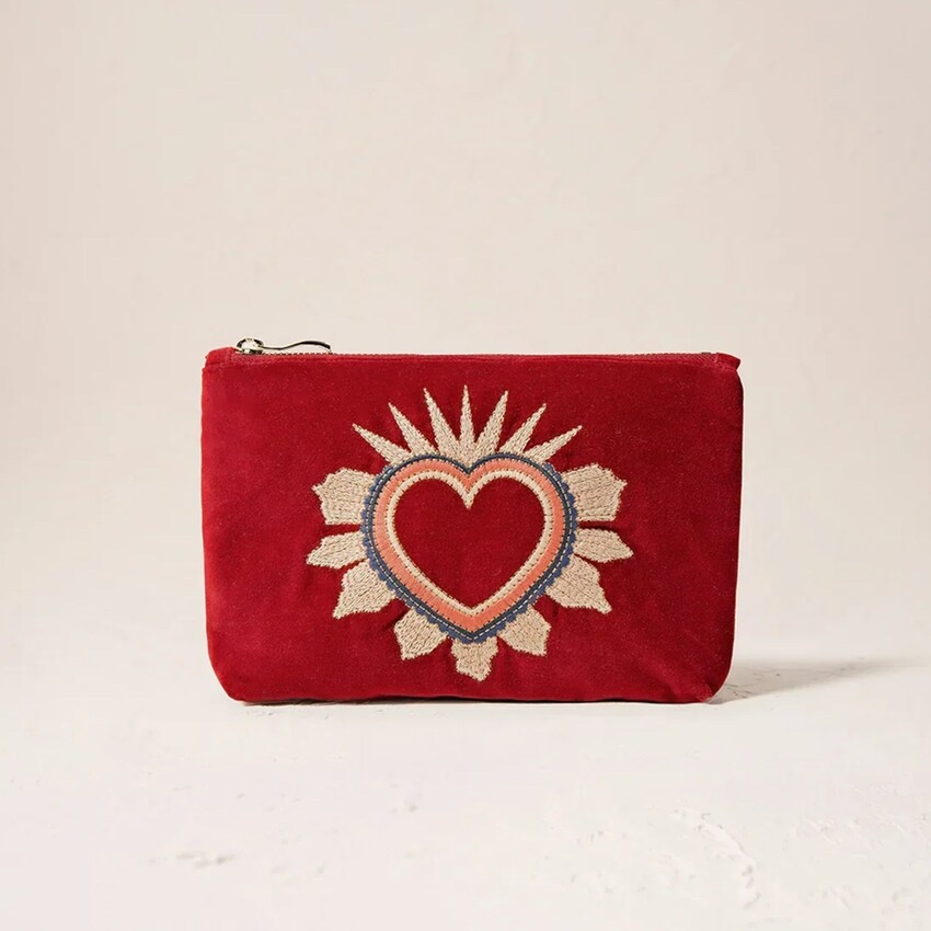 Photograph: Elizabeth Scarlett Enchanted Heart Rouge Velvet Mini Pouch