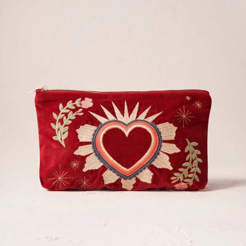 Photograph: Elizabeth Scarlett Enchanted Heart Rouge Velvet Pouch