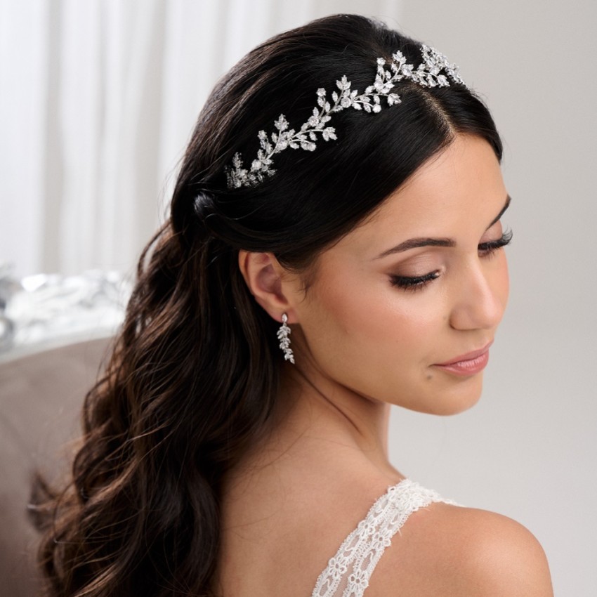 Fotografia: Fita para o cabelo de casamento com folhas de cristal prateado Veneto