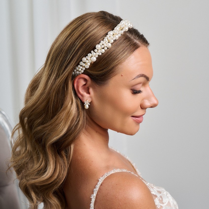Fotografia: Fita para o cabelo de noiva em ouro com pérolas de água doce Bella