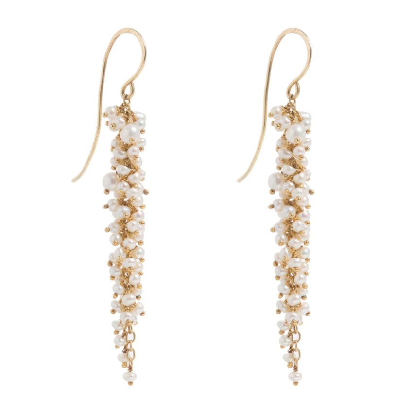 Photograph: Freya Rose Pendants d'oreilles délicats en perles d'or