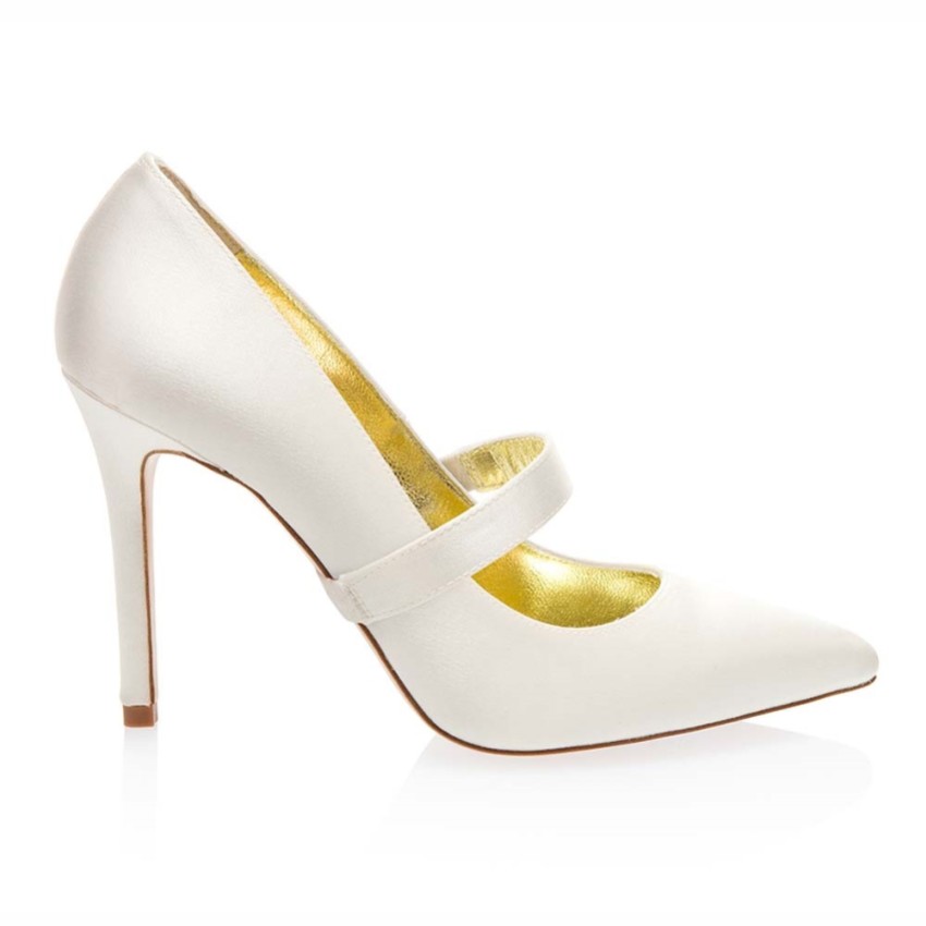 Fotografía: Freya Rose Tirantes desmontables para zapatos de seda en color marfil liso