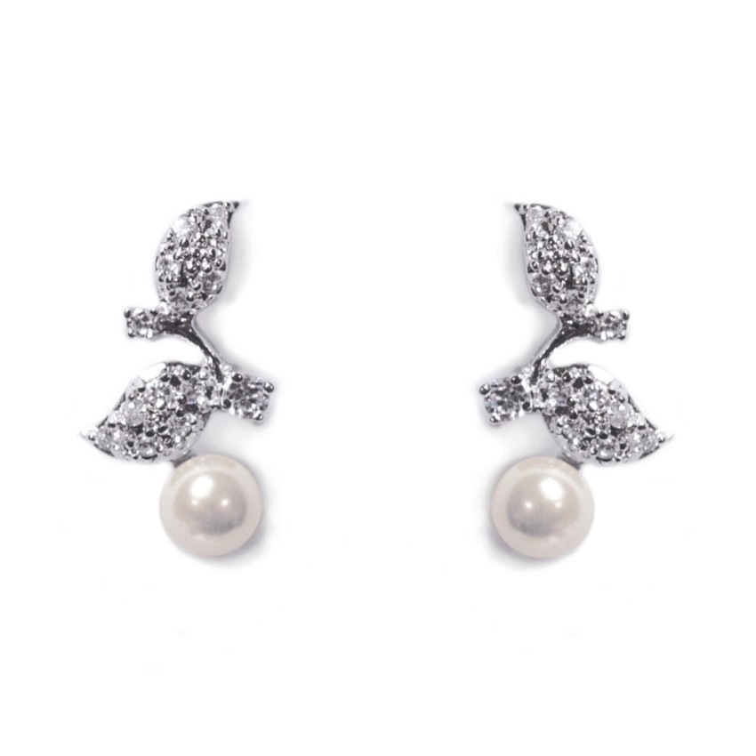 Fotografia: Ivory and Co Brincos de noiva com folhas de cristal Afrodite e pérolas