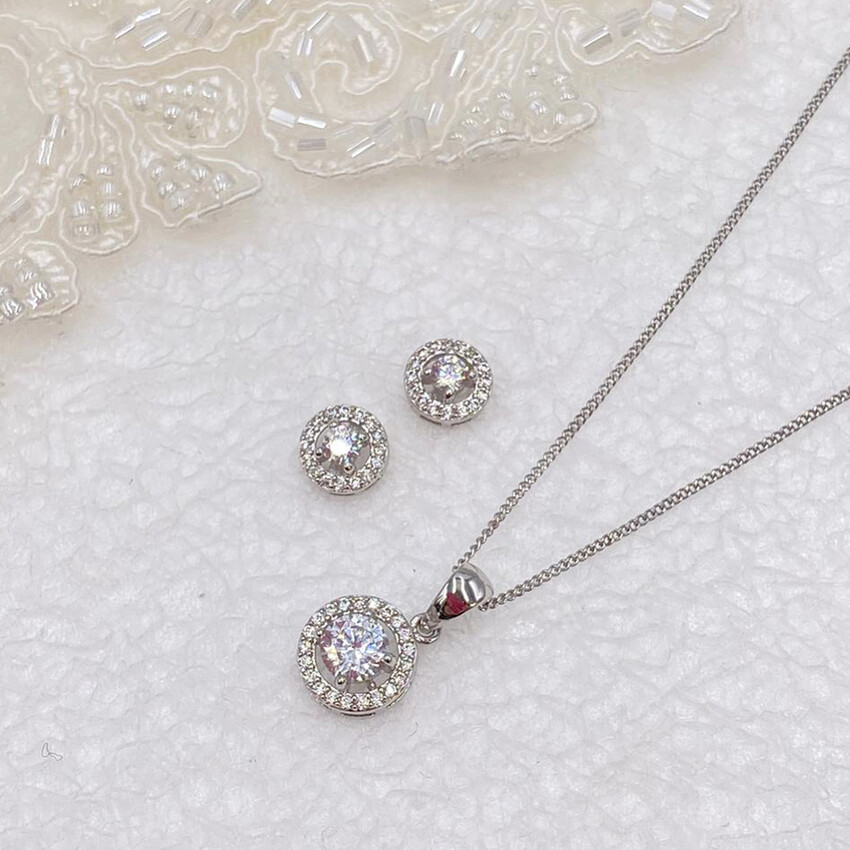 Fotografía: Ivory and Co Conjunto de joyas de boda de plata Balmoral