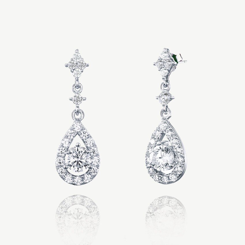 Photograph: Ivory and Co Edinburgh Crystal Teardrop Earrings