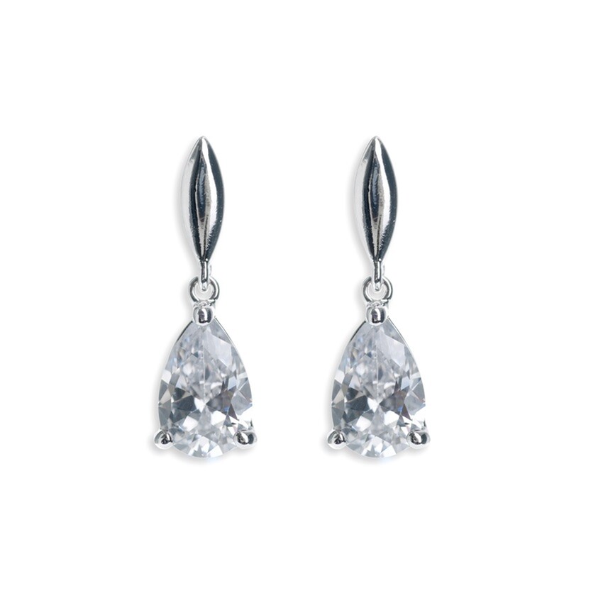 Fotografía: Ivory and Co Pendientes de boda de cristal en forma de lágrima de Vanderbilt