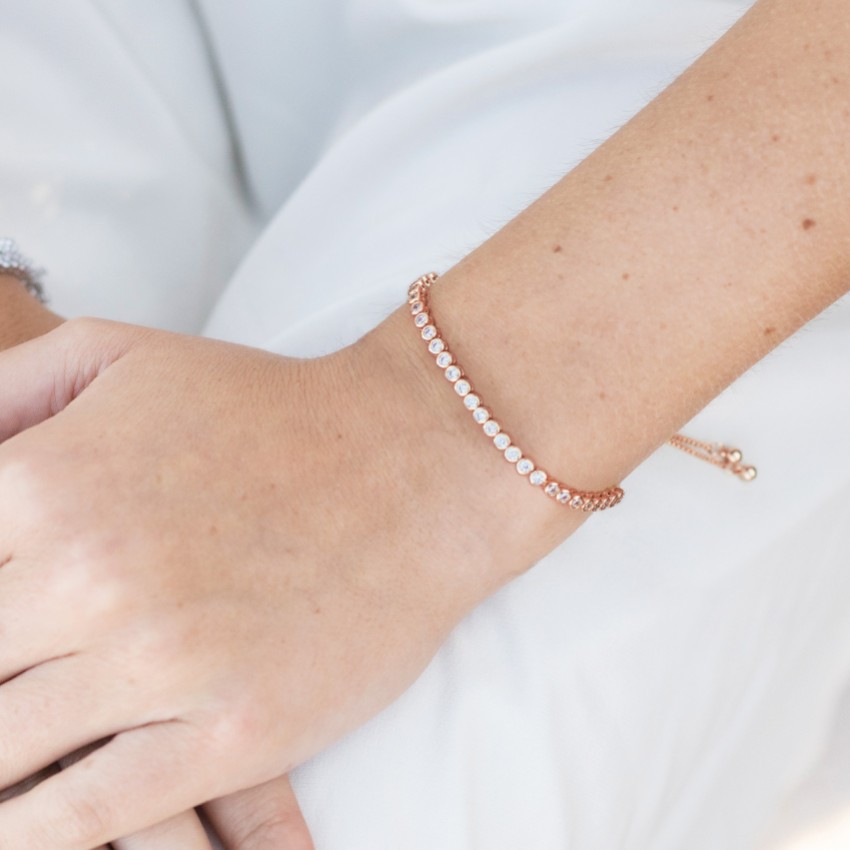 Fotografia: Ivory and Co Pulseira Tivoli em ouro rosa com fecho de alça e cristais delicados