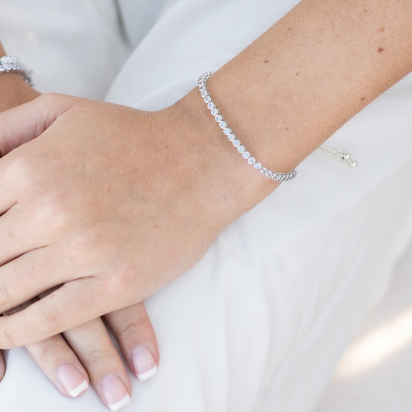 Fotografía: Ivory and Co Pulsera Tivoli de plata con cierre de palanca y cristales delicados