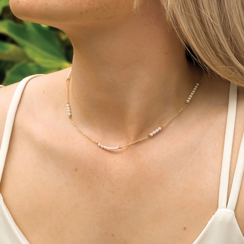 Photograph: Ivory and Co St Ives Gold Pearl Chain Necklace
