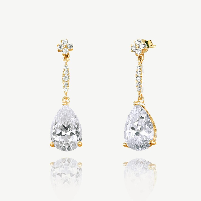 Photograph: Ivory and Co Tetbury Gold Crystal Drop Earrings