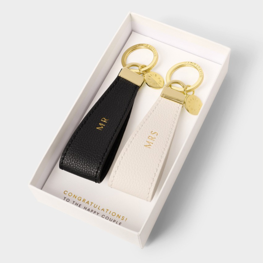 Photograph: Katie Loxton porte-clés de mariage 'Monsieur' et 'Madame' dans un coffret