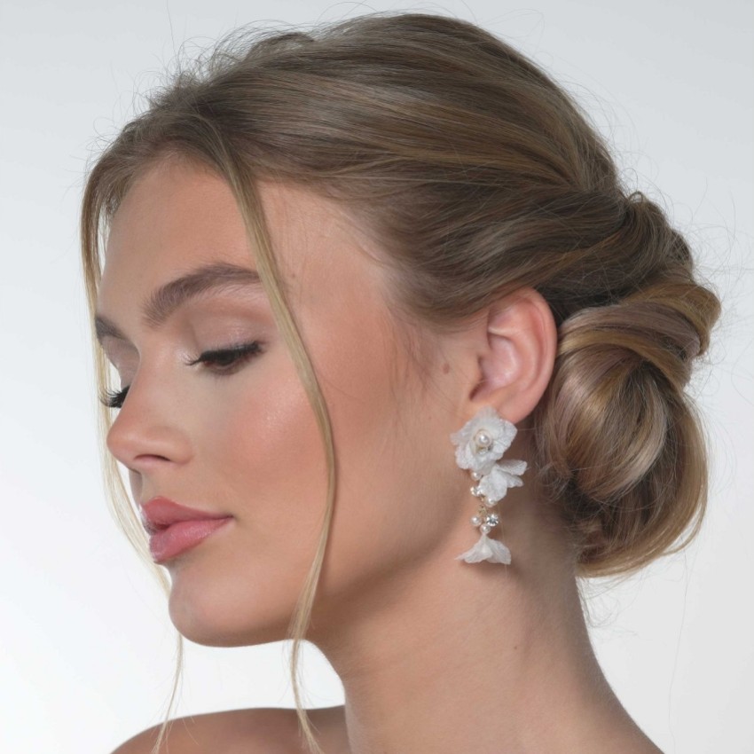 Zdjęcie: Kolczyki wiszące z motywem kwiatowym Amaryllis Blush Pearls