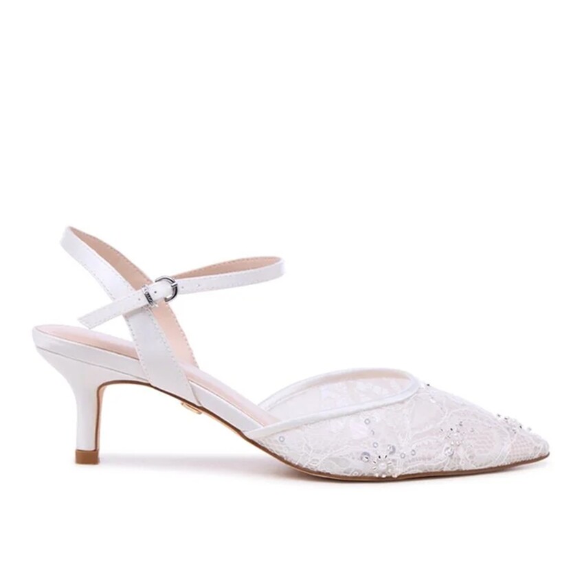 Zdjęcie: Paradox London Alaria Ivory Satin and Lace Kitten Heel Court Shoes