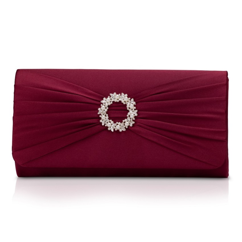 Fotograf: Perfect Bridal Harlow Berry Satin Perlenbrosche Clutch Tasche