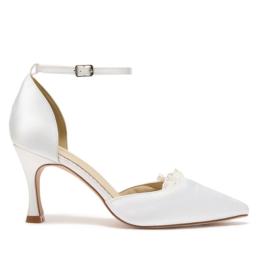 Fotograf: Perfect Bridal Hattie Ivory Satin and Lace Detail Mid Heel Shoes