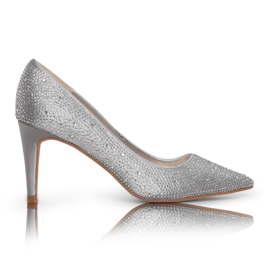 Fotografia: Perfect Bridal Sapatos de salto alto pontiagudos Stara com detalhes em cristal prateado