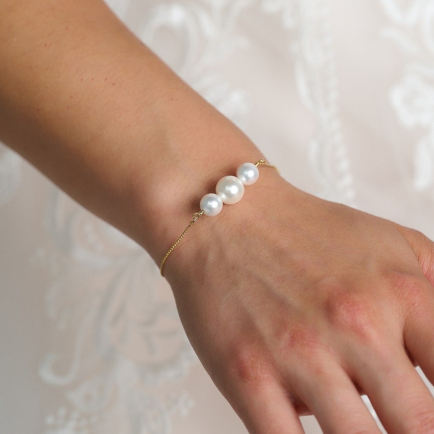 Fotografía: Pulsera de perlas delicadas Sadie Gold