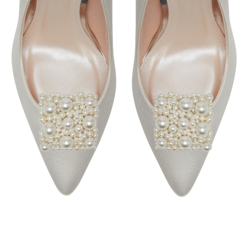 Fotografía: Rainbow Club Adornos para zapatos con perlas de Camille Square