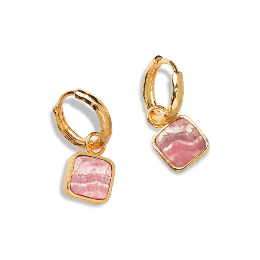 Zdjęcie: Sarah Alexander Kolczyki koła z kwadratowymi zawieszkami z rodochrozytu w stylu azteckim