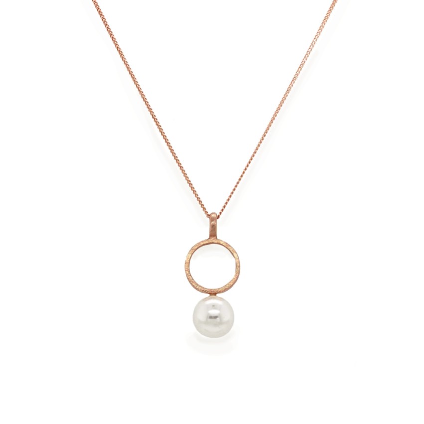Photograph: Sarah Alexander Voodoo Rose Gold Circle Pearl Pendant