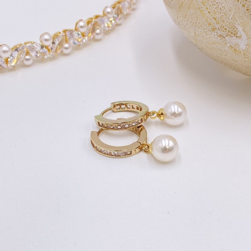 Fotograf: Tahiti Gold Perlen Tropfen Kristall Huggie Hoop Ohrringe