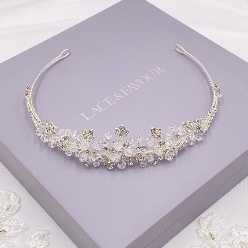 Zdjęcie: Tiara ślubna Matilda z liśćmi z kryształów Diamante i kryształami