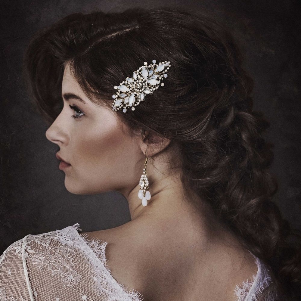 Wedding Hair Accessories for the Vintage Bride Lace Favour